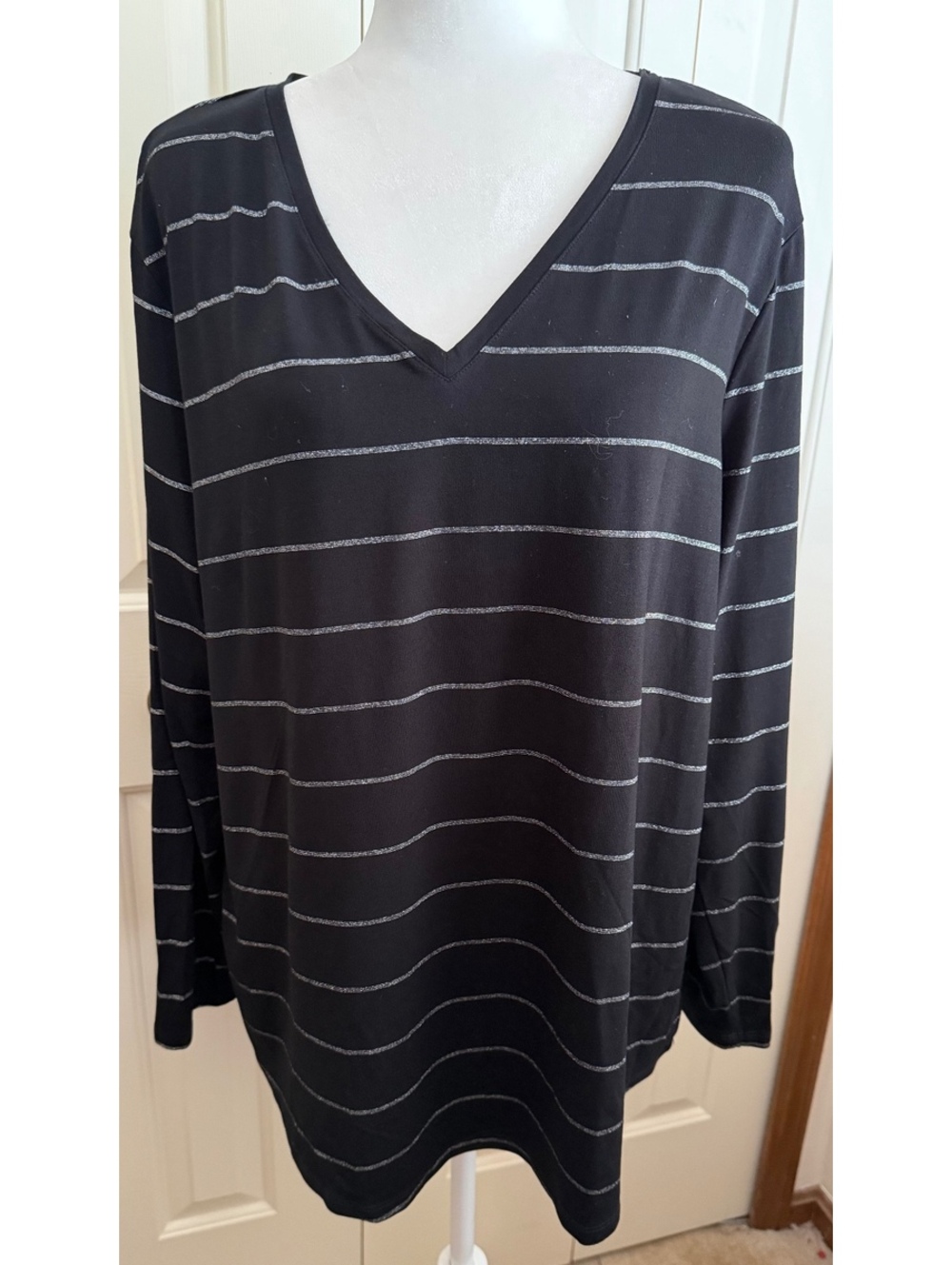 Chico’s Touch of Cool Shine Stripe V Neck Top Size 4 XXL NWT